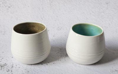Tasse artisanale en porcelaine émaillée bleu lagon, ou vert, idéale thé ou café. Lyon
