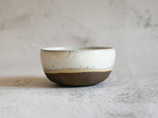 Petit rond artisanal en grès pyrité Grains de céramique apéro et sauce céramiste Lyonnaise