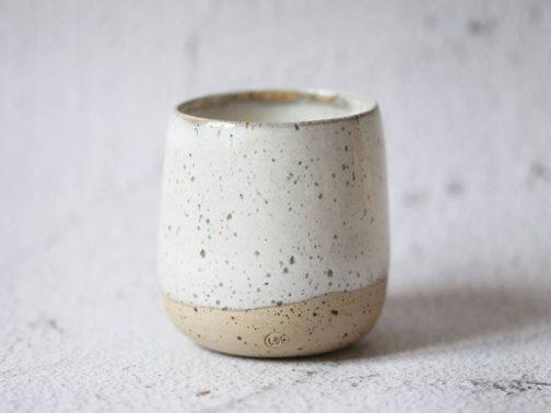 Tasse haute en grès, céramique artisanale et moderne fait main